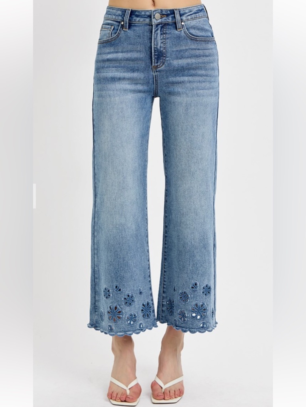 226 ❤️RISEN HIGH RISE CROP WIDE CUT OUT DETAIL JEANS